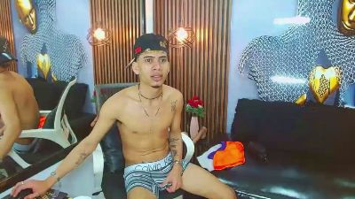 SkinnycuteAlyer live cam on Cam4