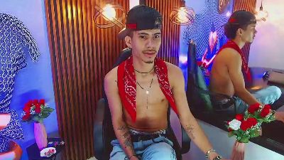 SkinnycuteAlyer live cam on Cam4