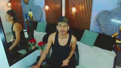 SkinnycuteAlyer live cam on Cam4