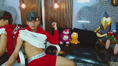 SkinnycuteAlyer live cam on Cam4