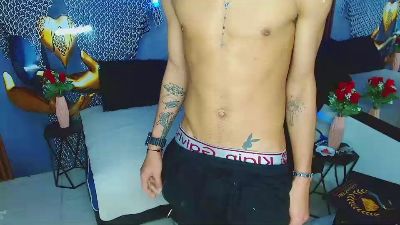 SkinnycuteAlyer live cam on Cam4
