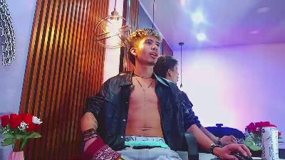 SkinnycuteAlyer live cam on Cam4