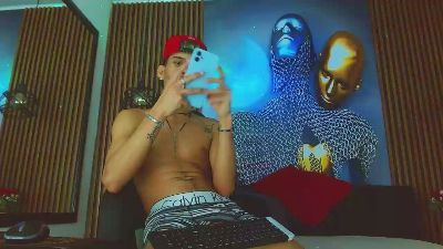 SkinnycuteAlyer live cam on Cam4