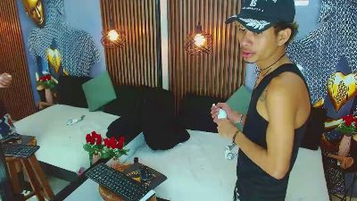 SkinnycuteAlyer live cam on Cam4