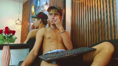 SkinnycuteAlyer live cam on Cam4