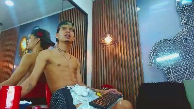 SkinnycuteAlyer live cam on Cam4