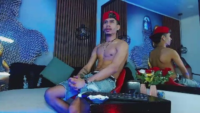 SkinnycuteAlyer live cam on Cam4