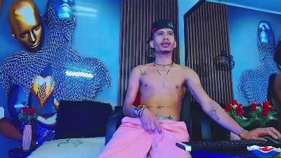 SkinnycuteAlyer live cam on Cam4