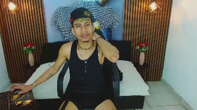 SkinnycuteAlyer live cam on Cam4