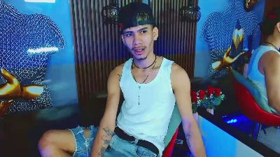 SkinnycuteAlyer live cam on Cam4