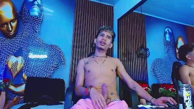SkinnycuteAlyer live cam on Cam4