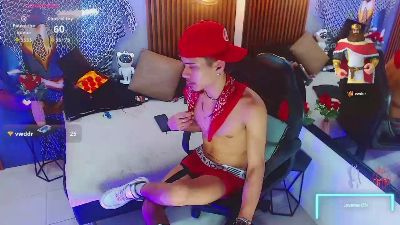SkinnycuteAlyer live cam on Cam4