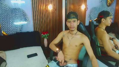 SkinnycuteAlyer live cam on Cam4