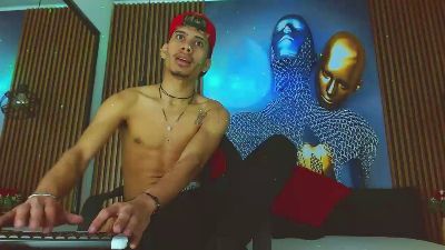 SkinnycuteAlyer live cam on Cam4
