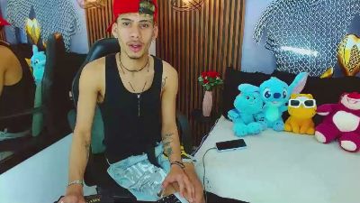 SkinnycuteAlyer live cam on Cam4