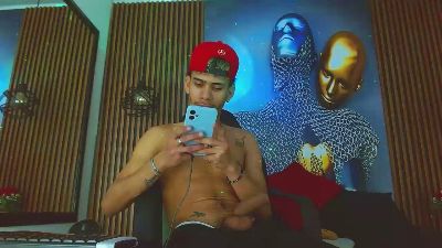 SkinnycuteAlyer live cam on Cam4