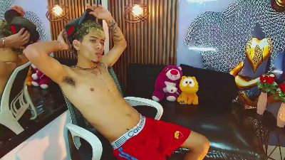 SkinnycuteAlyer live cam on Cam4