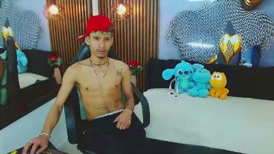 SkinnycuteAlyer live cam on Cam4