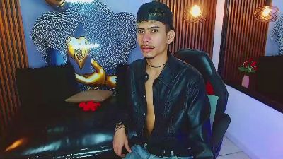 SkinnycuteAlyer live cam on Cam4