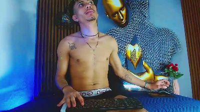 SkinnycuteAlyer live cam on Cam4