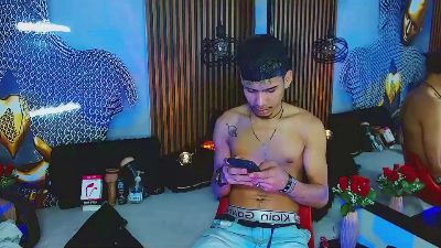SkinnycuteAlyer live cam on Cam4