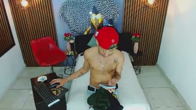 SkinnycuteAlyer live cam on Cam4