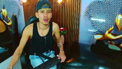 SkinnycuteAlyer live cam on Cam4