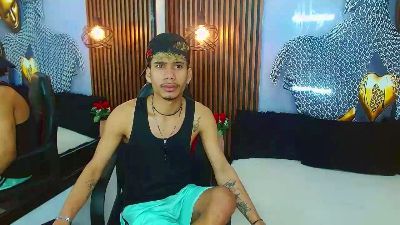 SkinnycuteAlyer live cam on Cam4