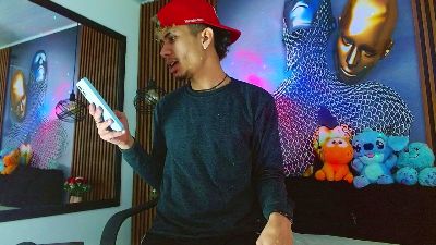 SkinnycuteAlyer live cam on Cam4