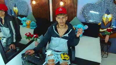 SkinnycuteAlyer live cam on Cam4