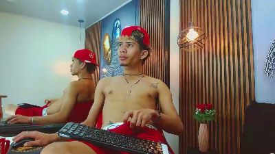 SkinnycuteAlyer live cam on Cam4