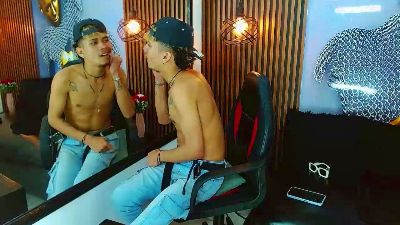 SkinnycuteAlyer live cam on Cam4