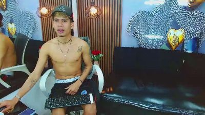 SkinnycuteAlyer live cam on Cam4