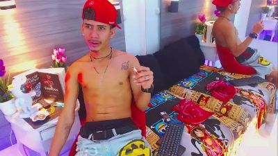 Skinnycutte live cam on Cam4