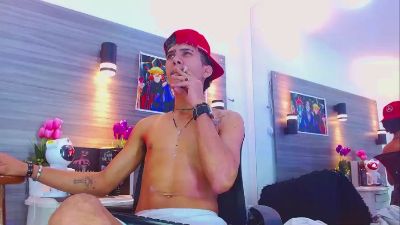 Skinnycutte live cam on Cam4