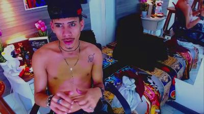Skinnycutte live cam on Cam4
