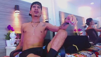 Skinnycutte live cam on Cam4