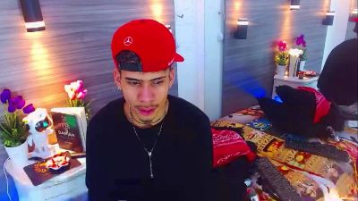 Skinnycutte live cam on Cam4