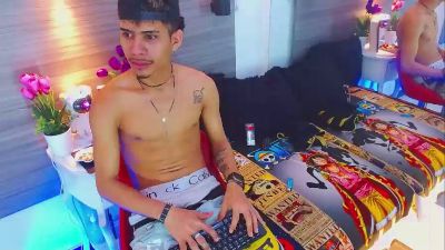Skinnycutte live cam on Cam4