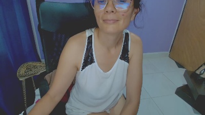 SlaveNatty4U live cam on Cam4