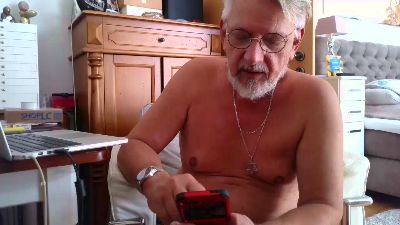 SlaveTill live cam on Cam4