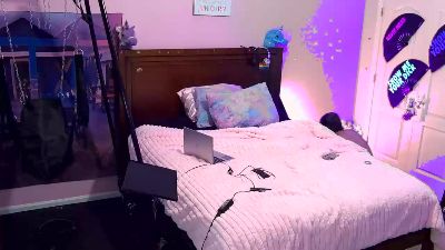 SlaveboiChaz live cam on Cam4