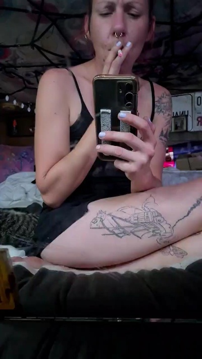 Slut__Muffin live cam on Cam4