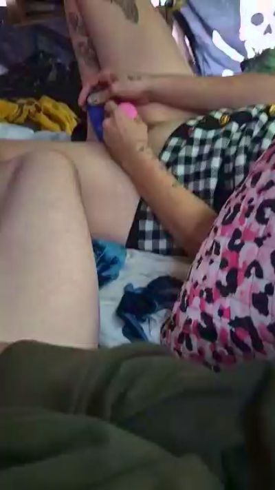 Slut__Muffin live cam on Cam4