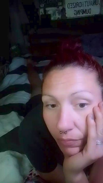 Slut__Muffin live cam on Cam4