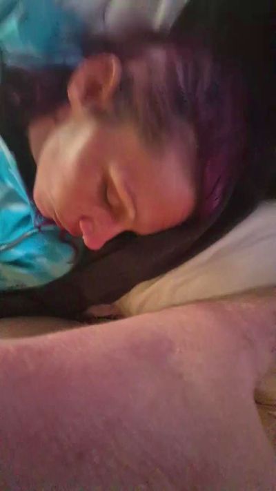 Slut__Muffin live cam on Cam4