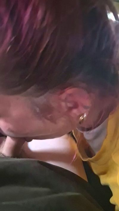 Slut__Muffin live cam on Cam4