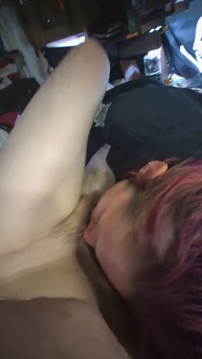 Slut__Muffin live cam on Cam4