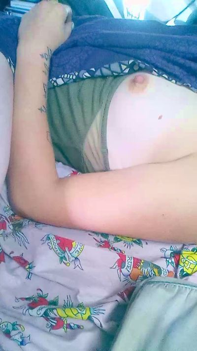 Slut__Muffin live cam on Cam4
