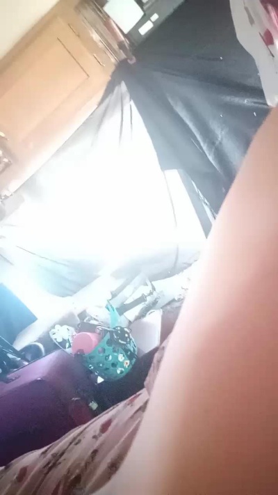 Slut__Muffin live cam on Cam4